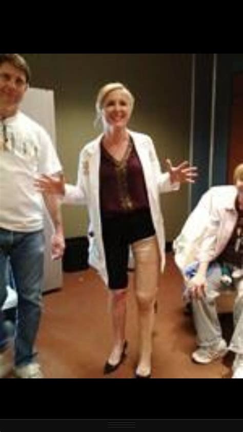 Does the Arizona Robbins actor have a prosthetic leg。